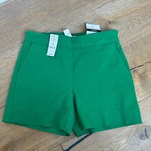 NWT Women’s White House Black Market Green Pull On Shorts Size 0